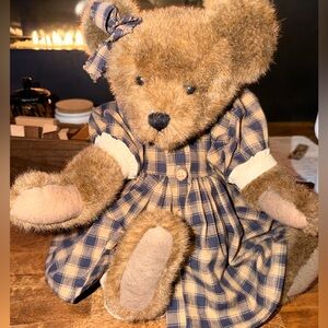 Original exclusive Boyd teddy bear.